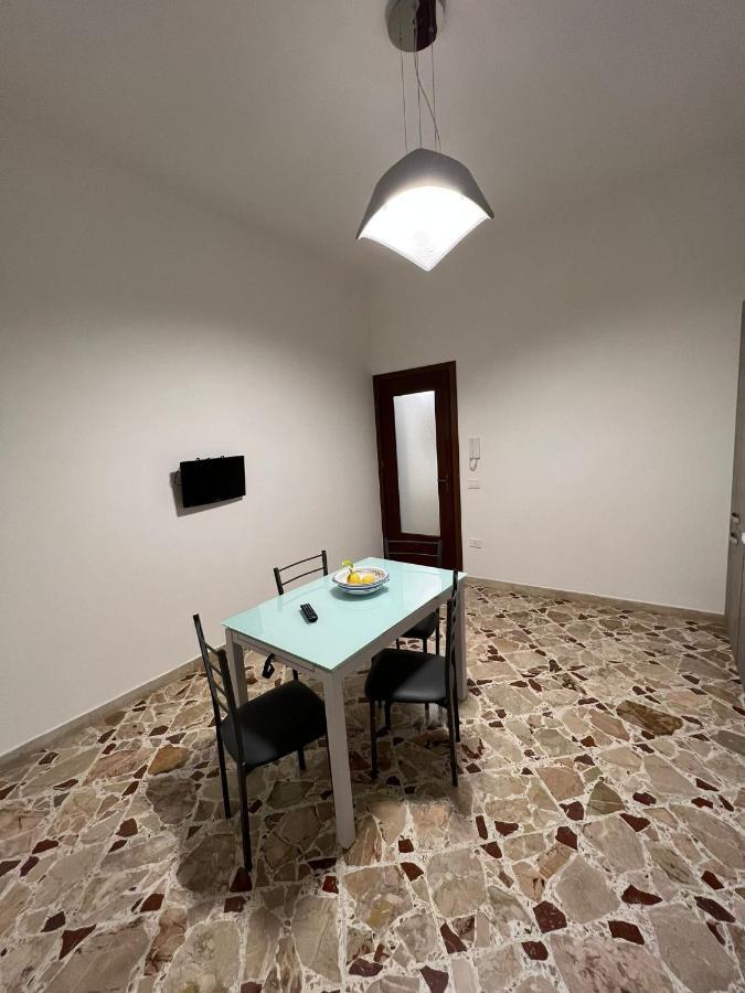 A Due Passi Dal Centro Villa Marsala Bagian luar foto