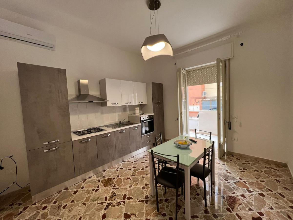 A Due Passi Dal Centro Villa Marsala Bagian luar foto